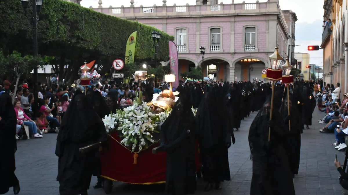 Procesion (17)